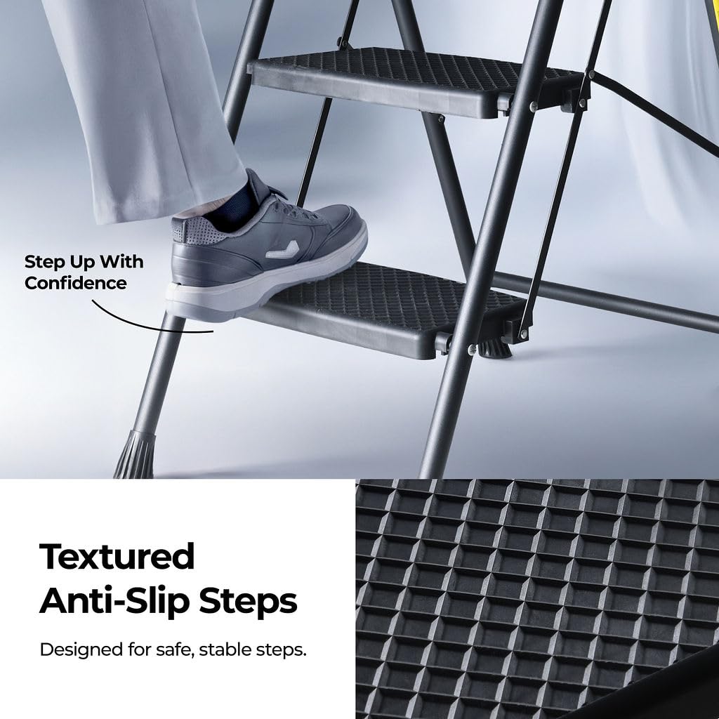 Folding Step Ladder with Anti-Slip Pedal O138723